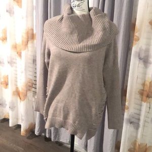 Cool beige long sweater with stylish details,size M